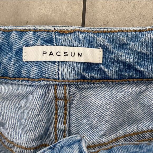 Pacsun mom Jean light Wash size 25 - Picture 3 of 6